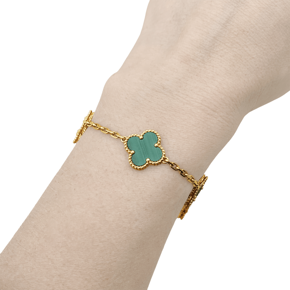 Bracelet Van Cleef & Arpels, "Vintage Alhambra", or jaune, malachite. - Maison Eloe