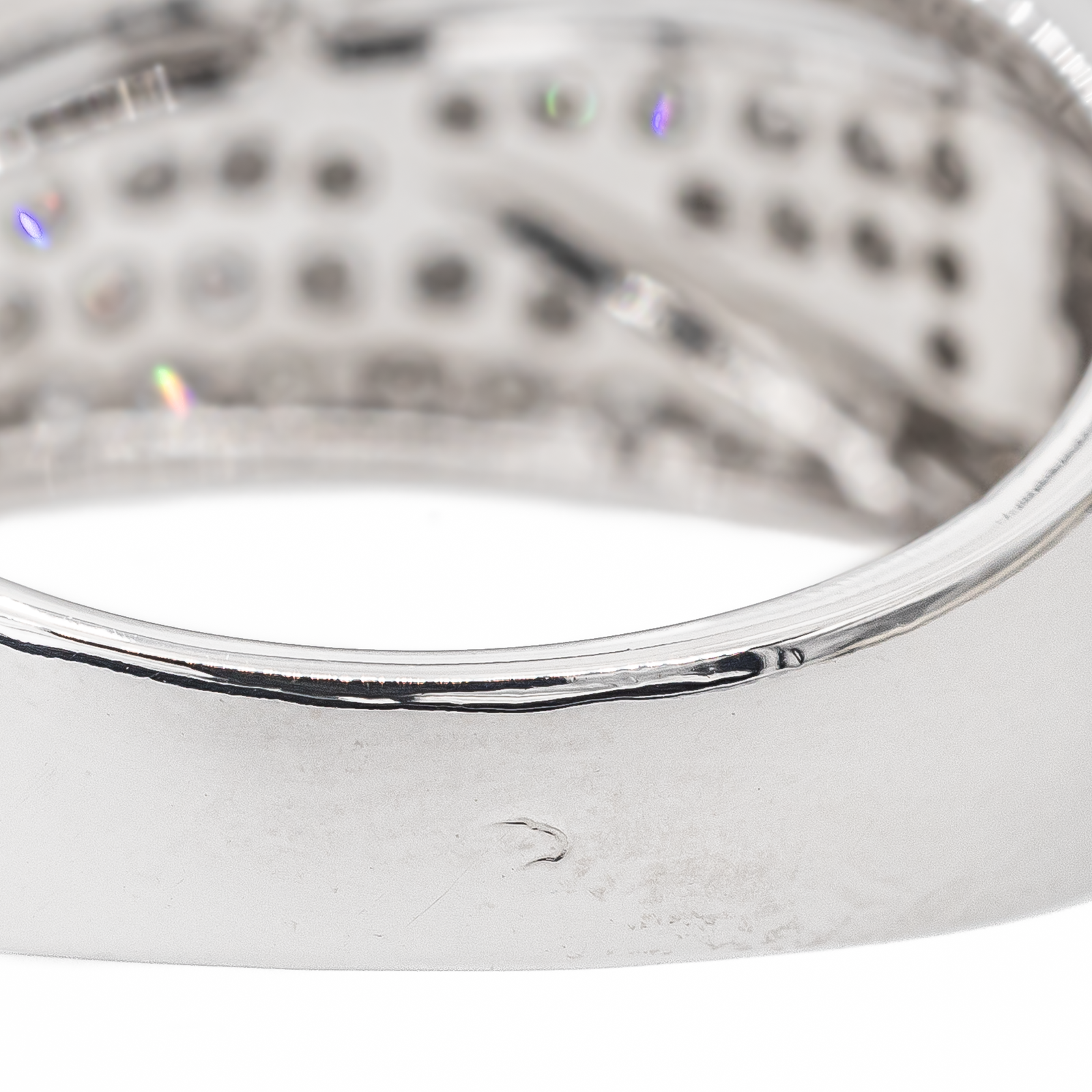 Guy Laroche White Gold Diamond Ring