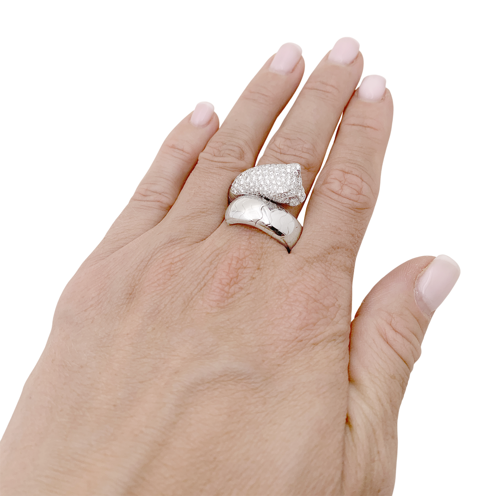 Bague CARTIER, "Lakarda", or blanc, diamants.