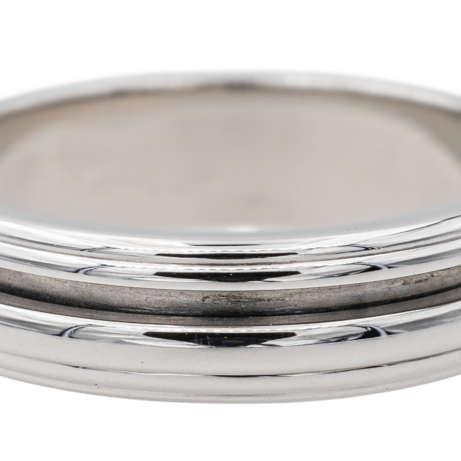 Piaget Possession Alliance Ring White Gold