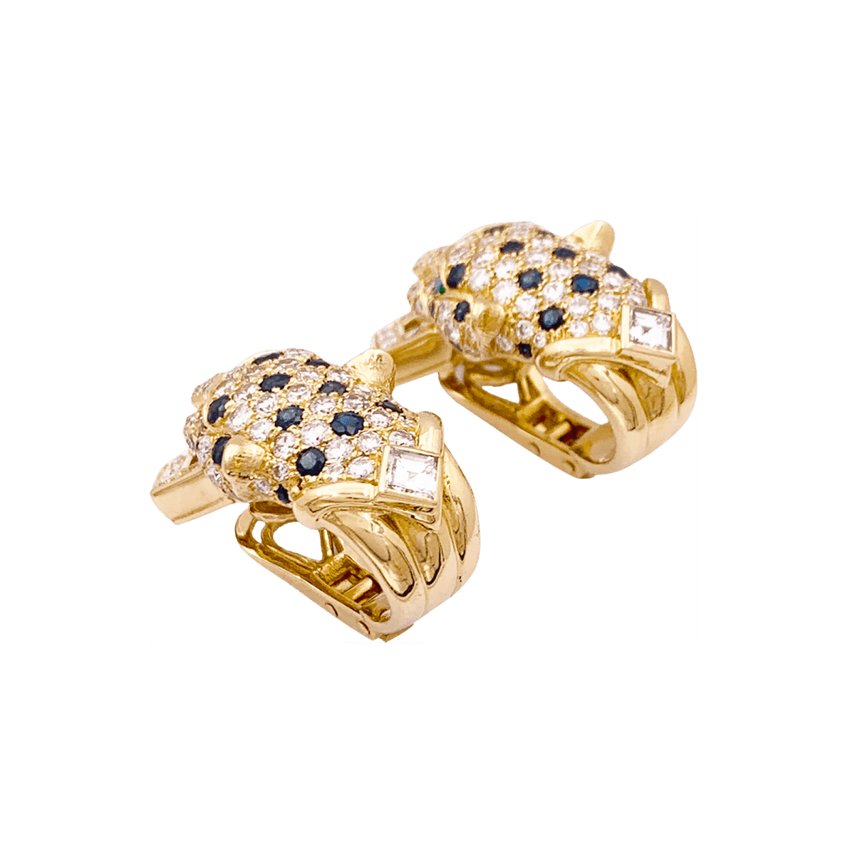 Clips d'oreilles O.J. PERRIN, or jaune, diamants, saphirs et émeraudes. - Maison Eloe