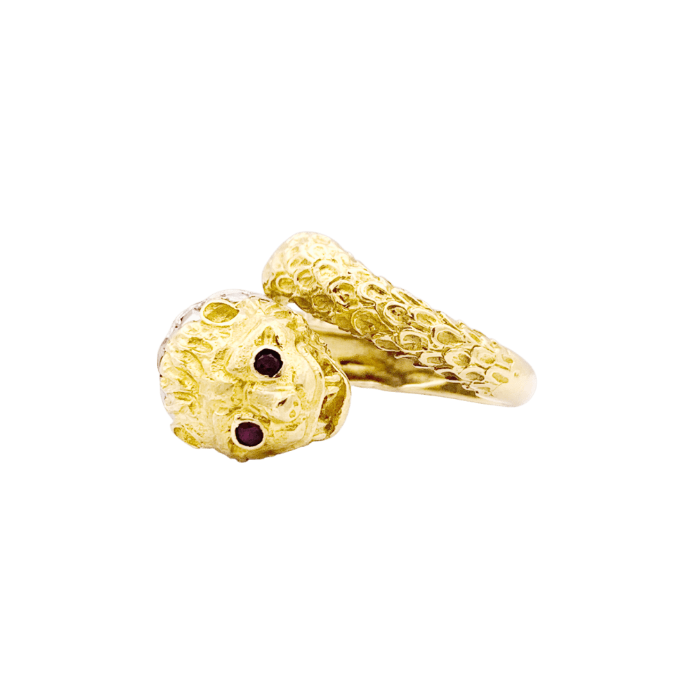 Bague LALAOUNIS, "Animal Head", deux ors, diamants et rubis.
