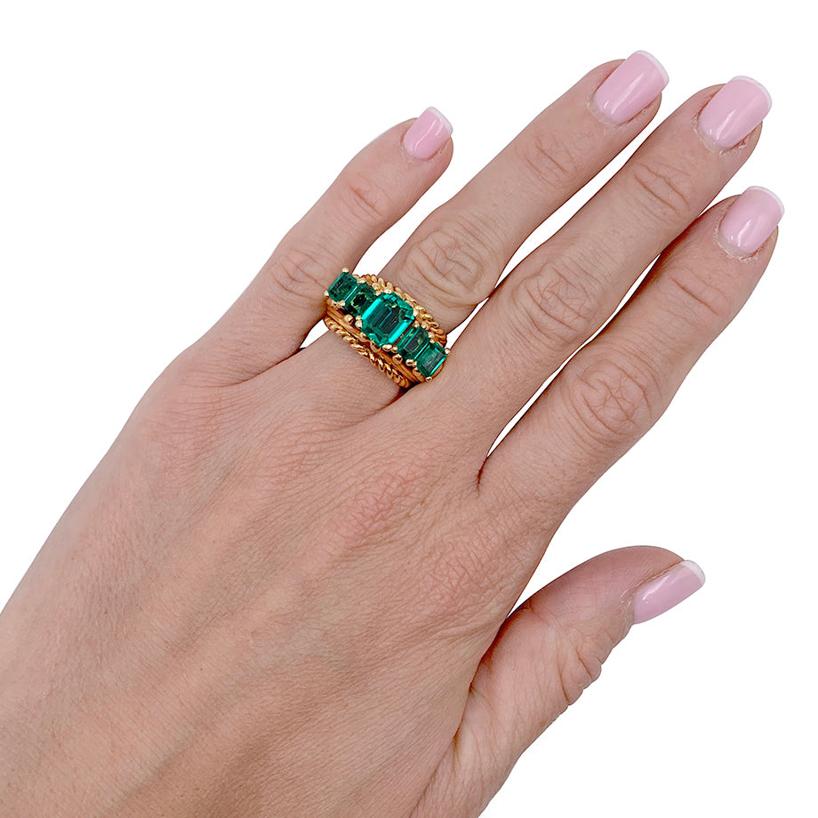Bague vintage or jaune, émeraudes.