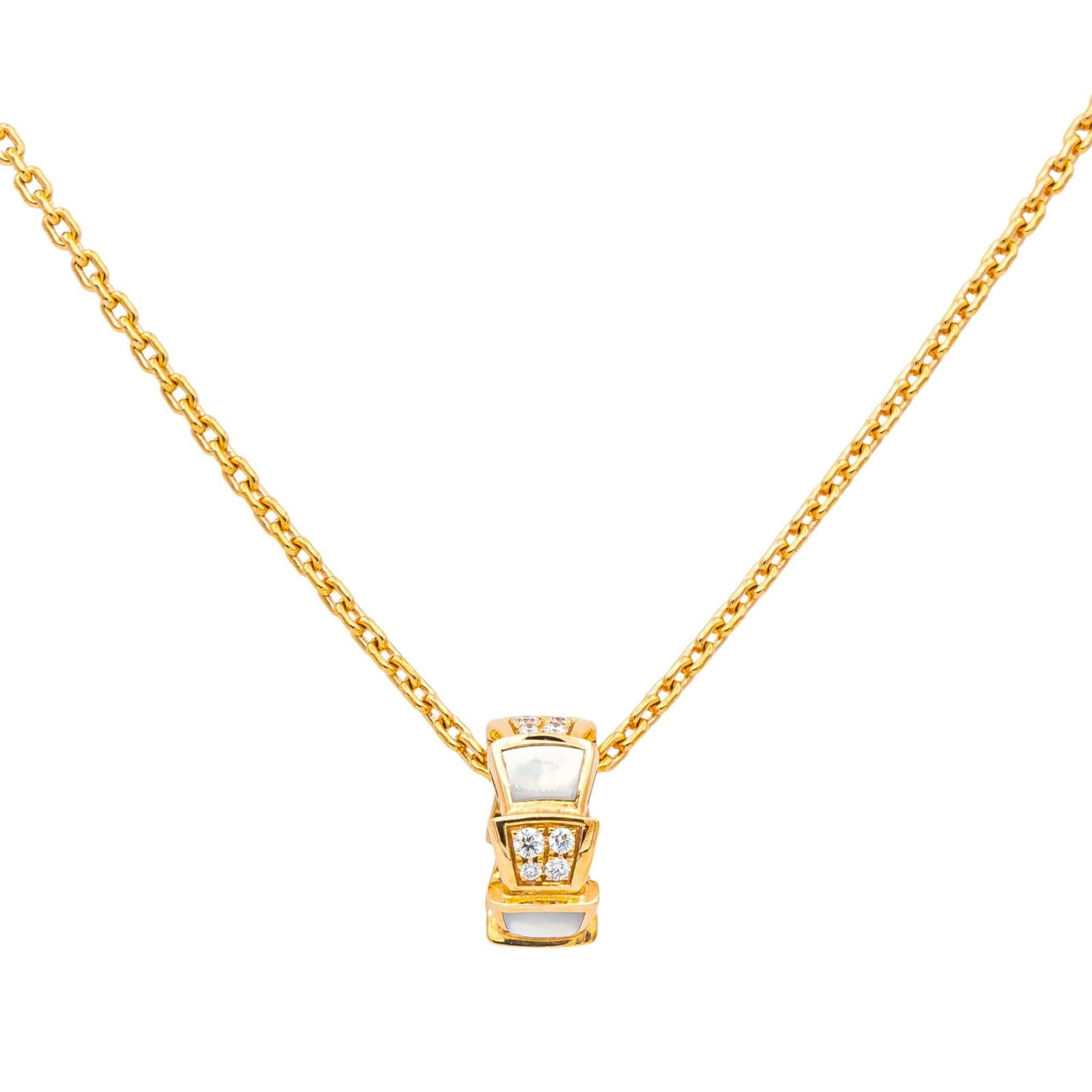 Bulgari Collier Serpenti Or rose Nacre occasion controlé en atelier