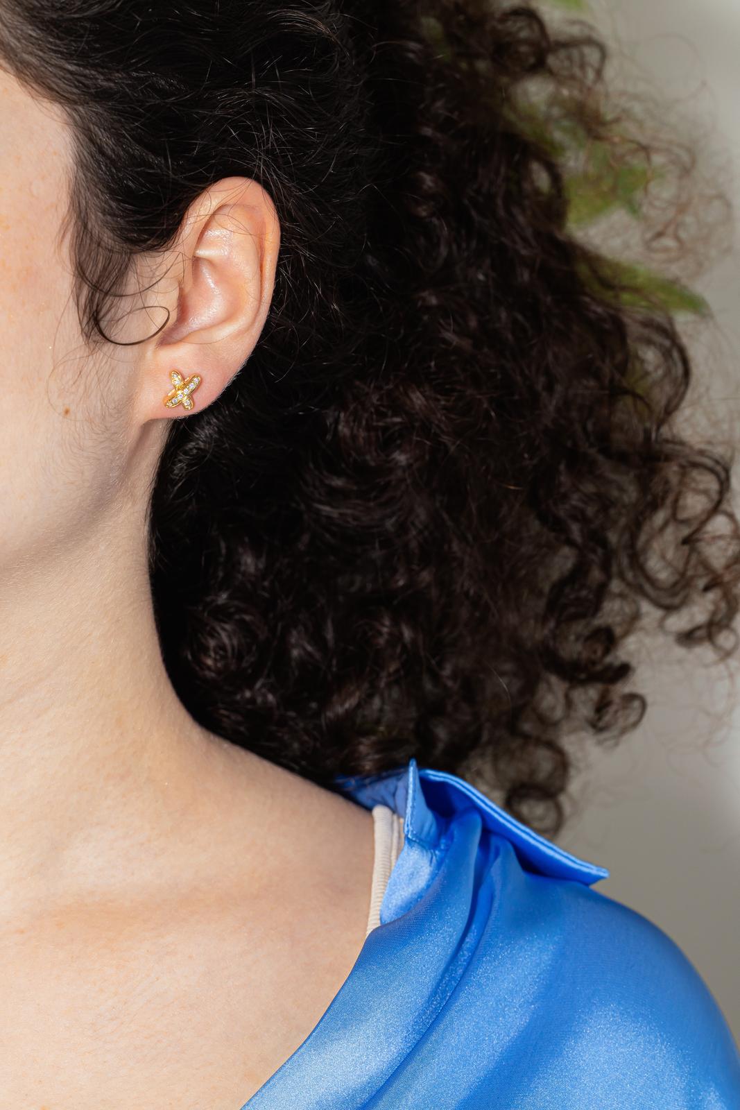 Chaumet Boucles d'oreilles Puces Jeux de Liens  Or jaune  Diamant