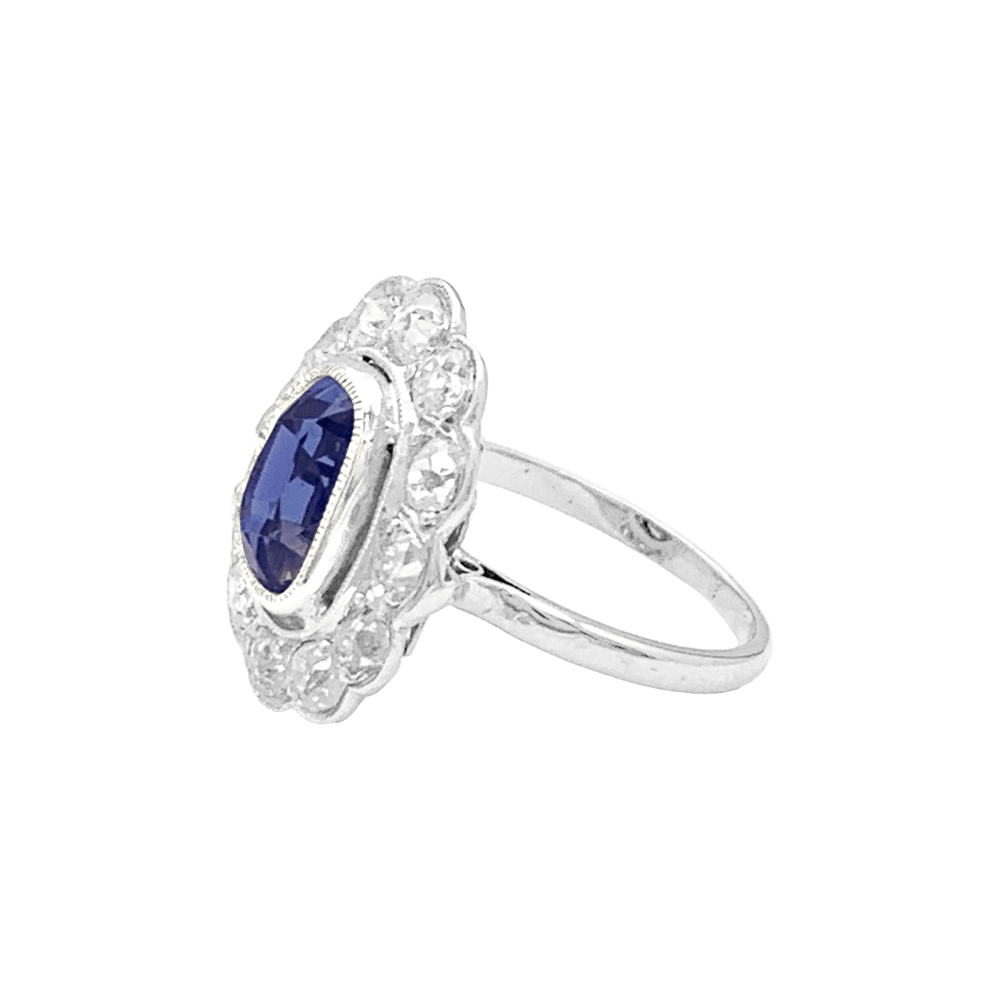 Bague pompadour platine, saphir et diamants.