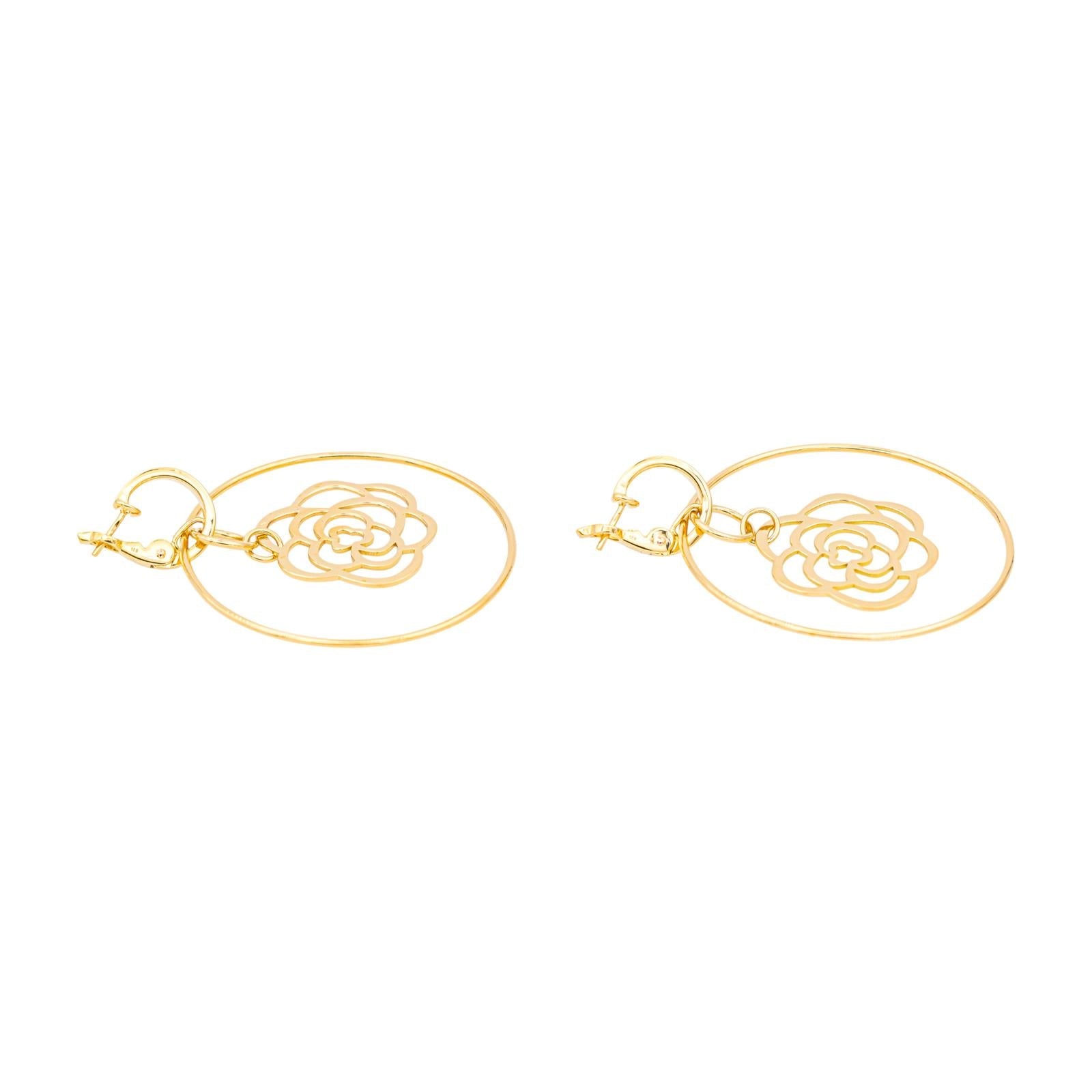 Chanel Boucles d'oreilles Camélia Or jaune