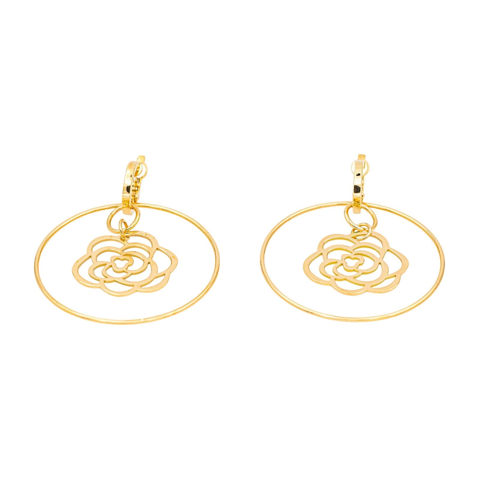 Chanel Boucles d'oreilles Camélia Or jaune