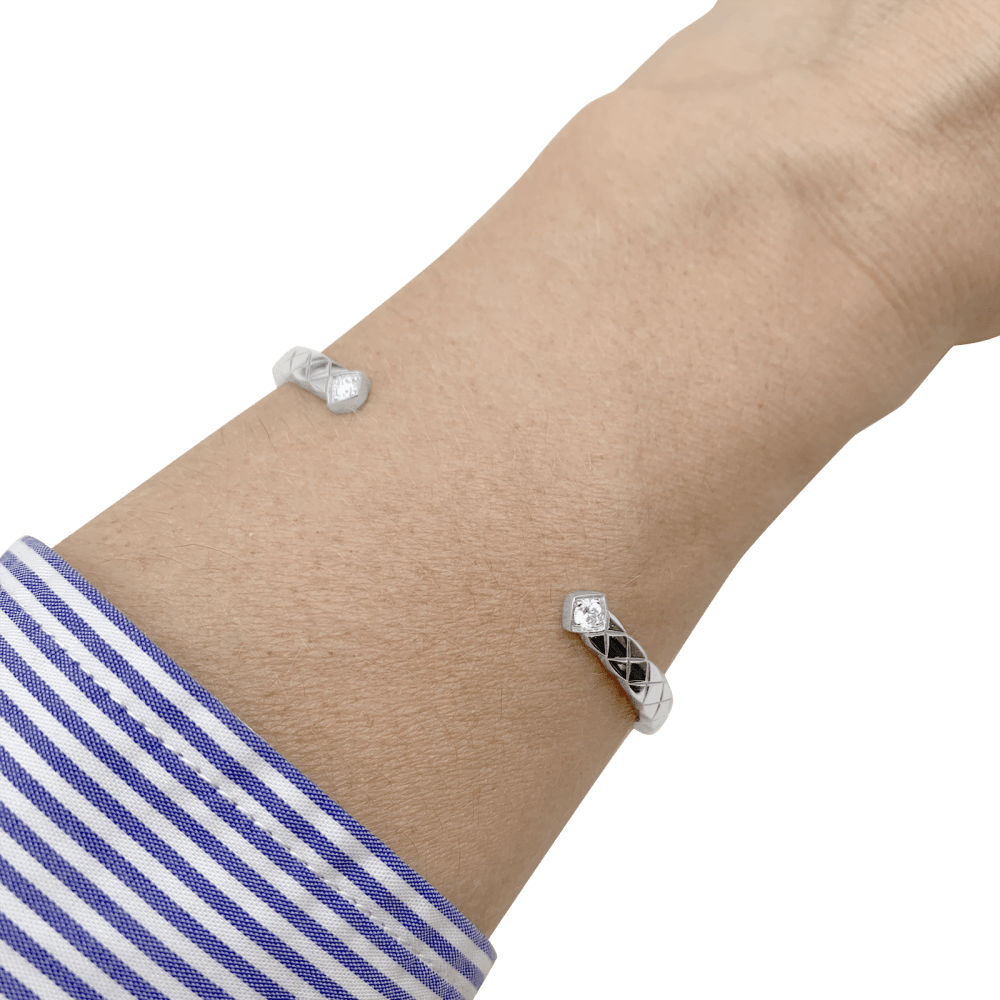 Bracelet Chanel, "Coco Crush", or blanc, diamants.