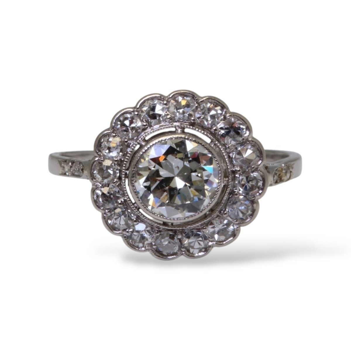Charmante Bague en platine et diamants années 20 - Maison Eloe