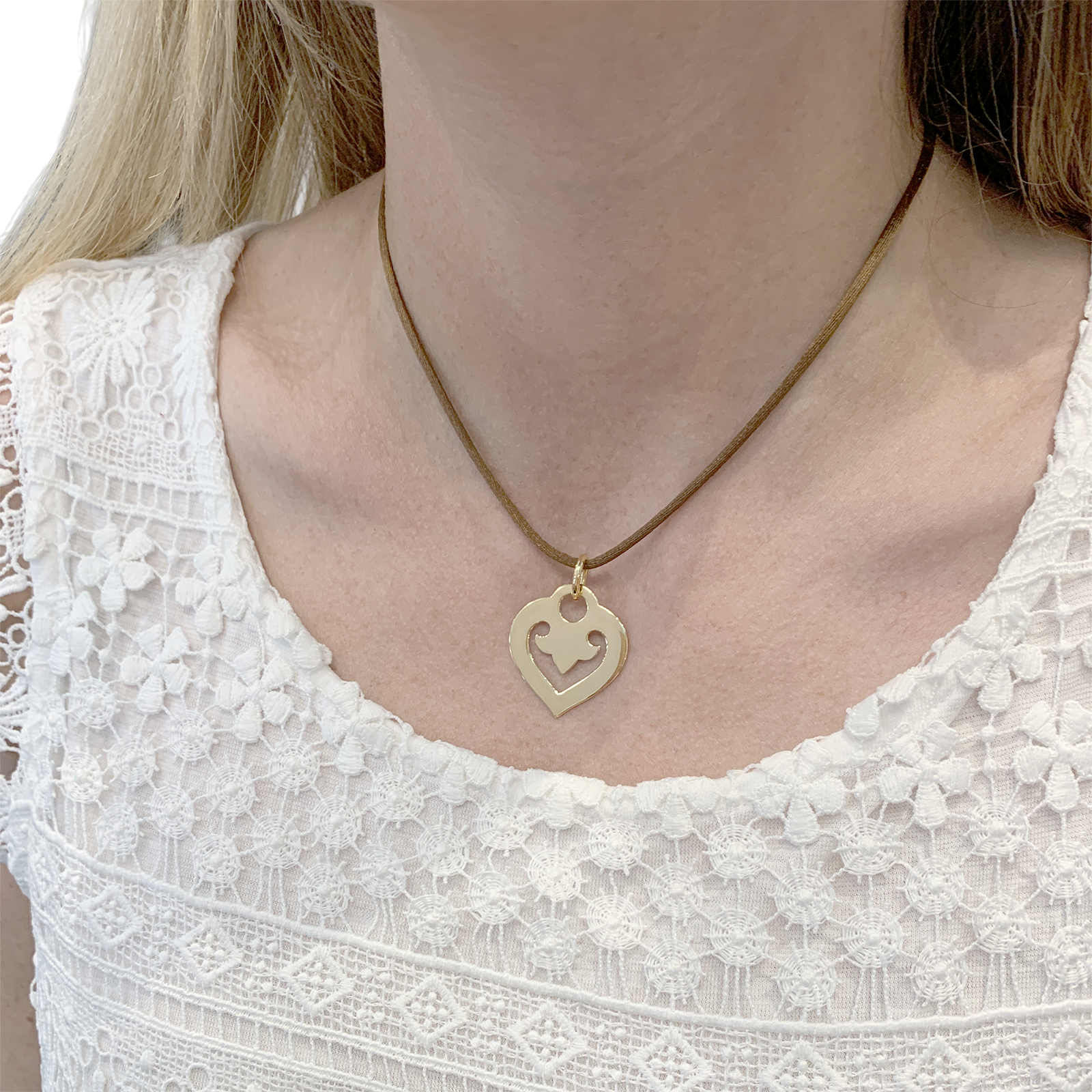 Pendentif O.J.Perrin, "Coeur Légendes", or jaune.