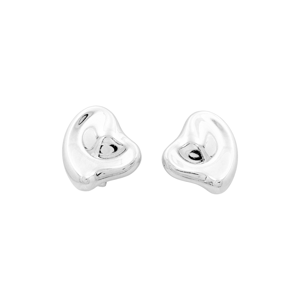 Boucles d'oreilles TIFFANY & CO x Elsa Peretti, «Cœur Bean » en argent.