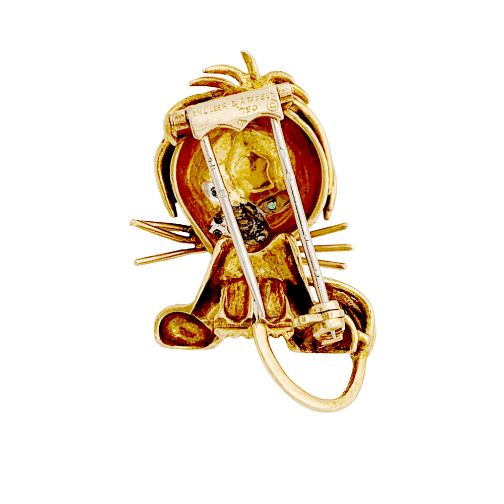 Clip Van Cleef & Arpels, "Lion Ebouriffé", deux ors, diamants, émeraudes, émail.