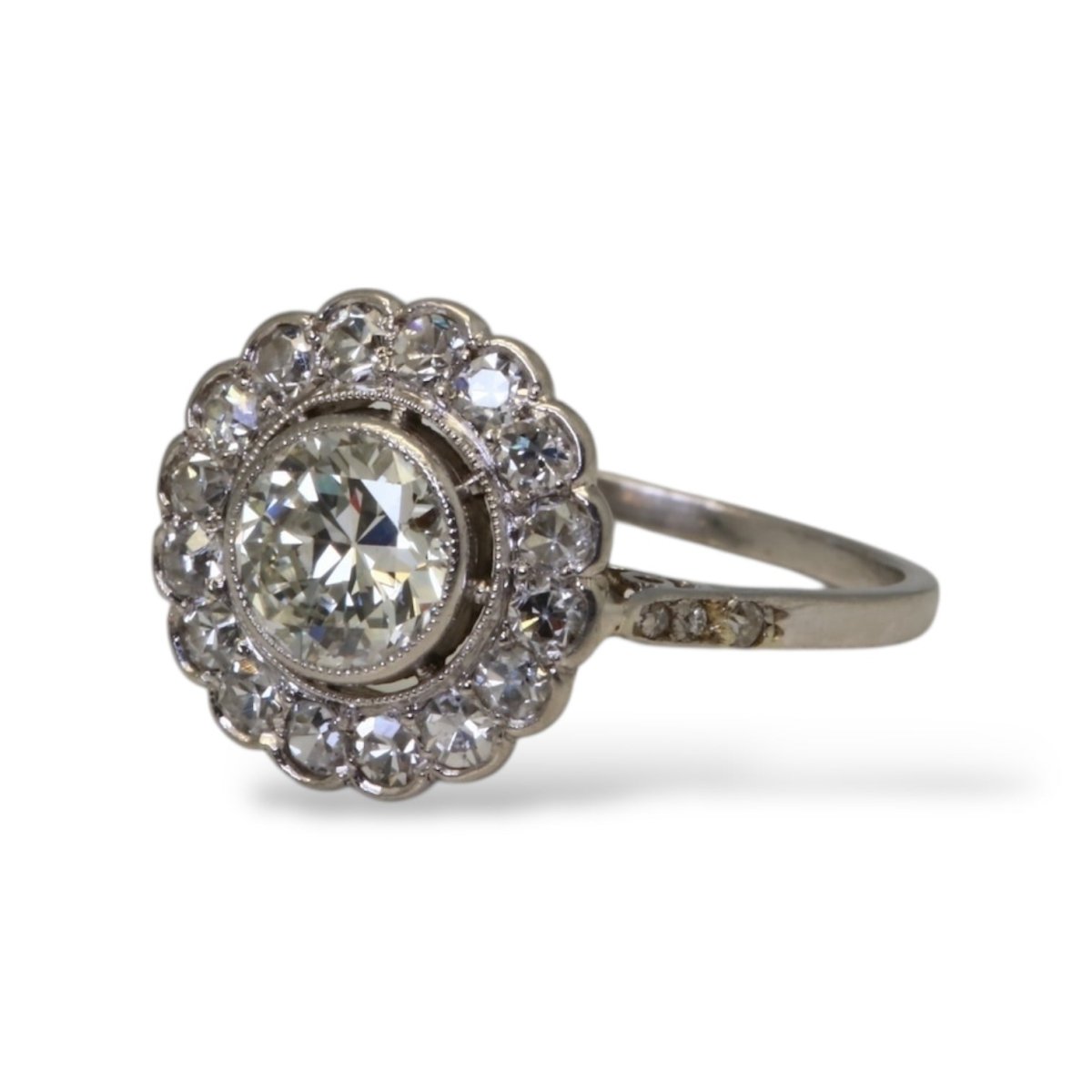 Charmante Bague en platine et diamants années 20 - Maison Eloe