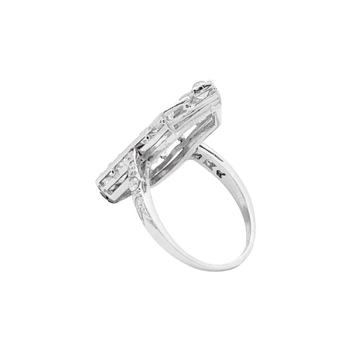 Bague Art Déco, platine et diamants. - Maison Eloe