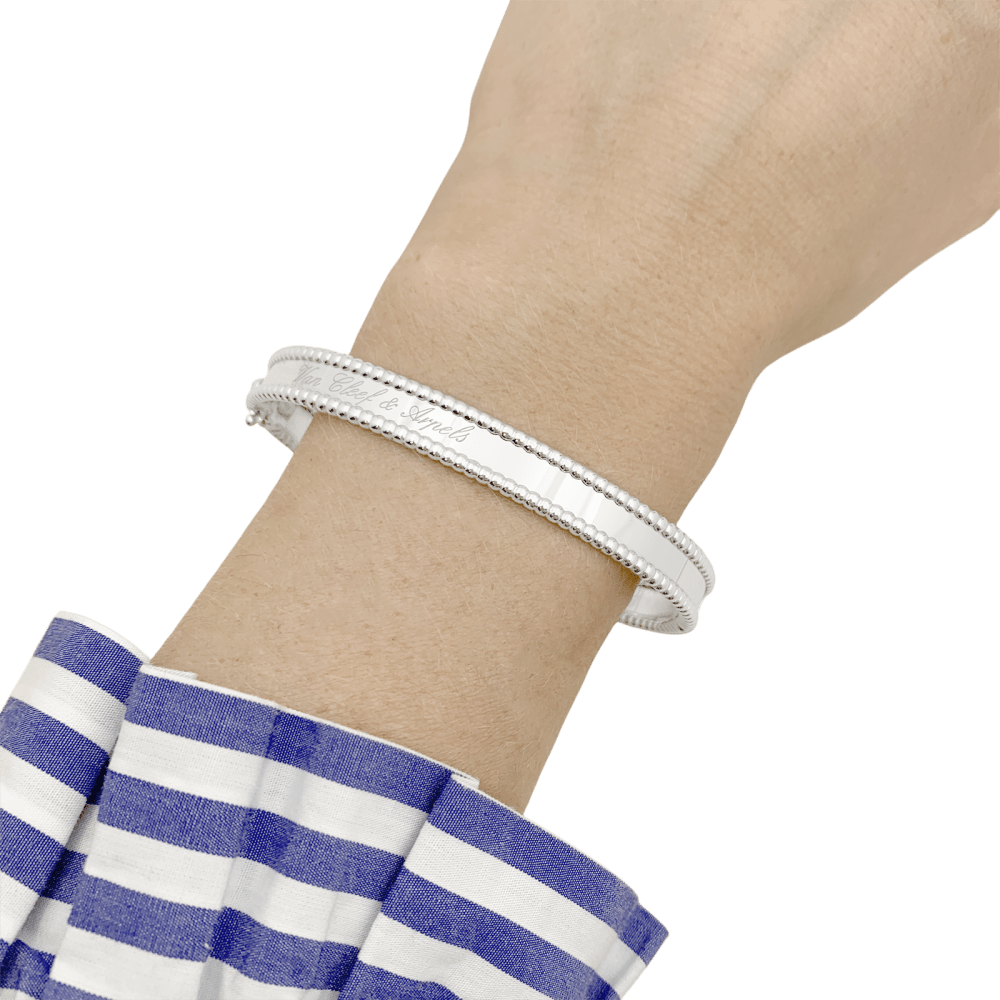 Bracelet Van Cleef & Arpels, "Perlée Signature", or blanc.