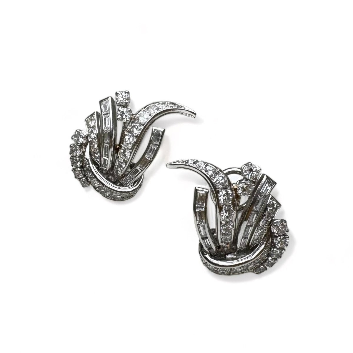 Boucles d’oreilles en or et platine sertie de diamants. - Maison Eloe