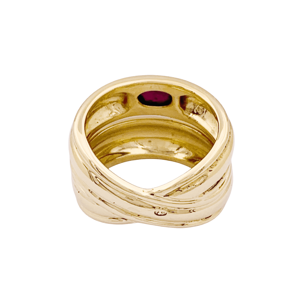 Bague BOUCHERON or jaune, rubis cabochon.