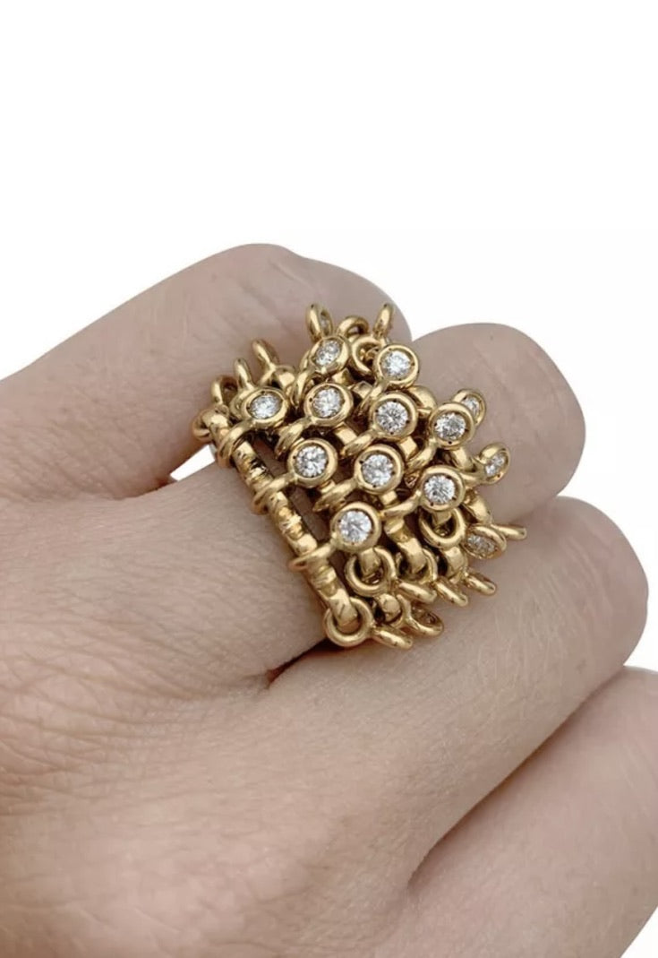 Dior ring, "Coquine" model, in yellow gold and diamonds.
