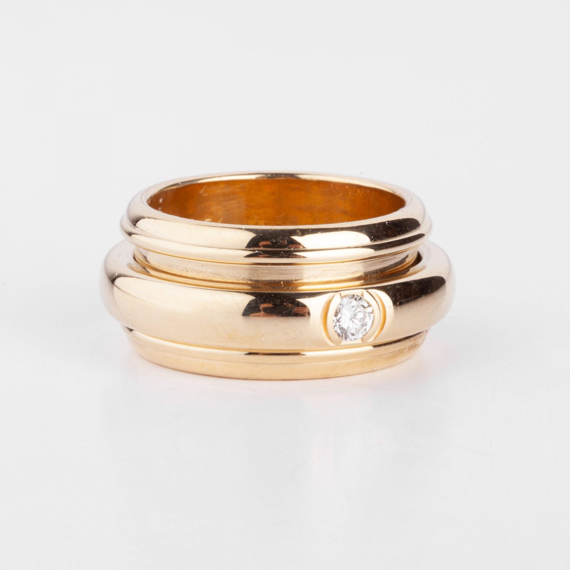 Yellow gold and diamond ring from Piaget, Possession model