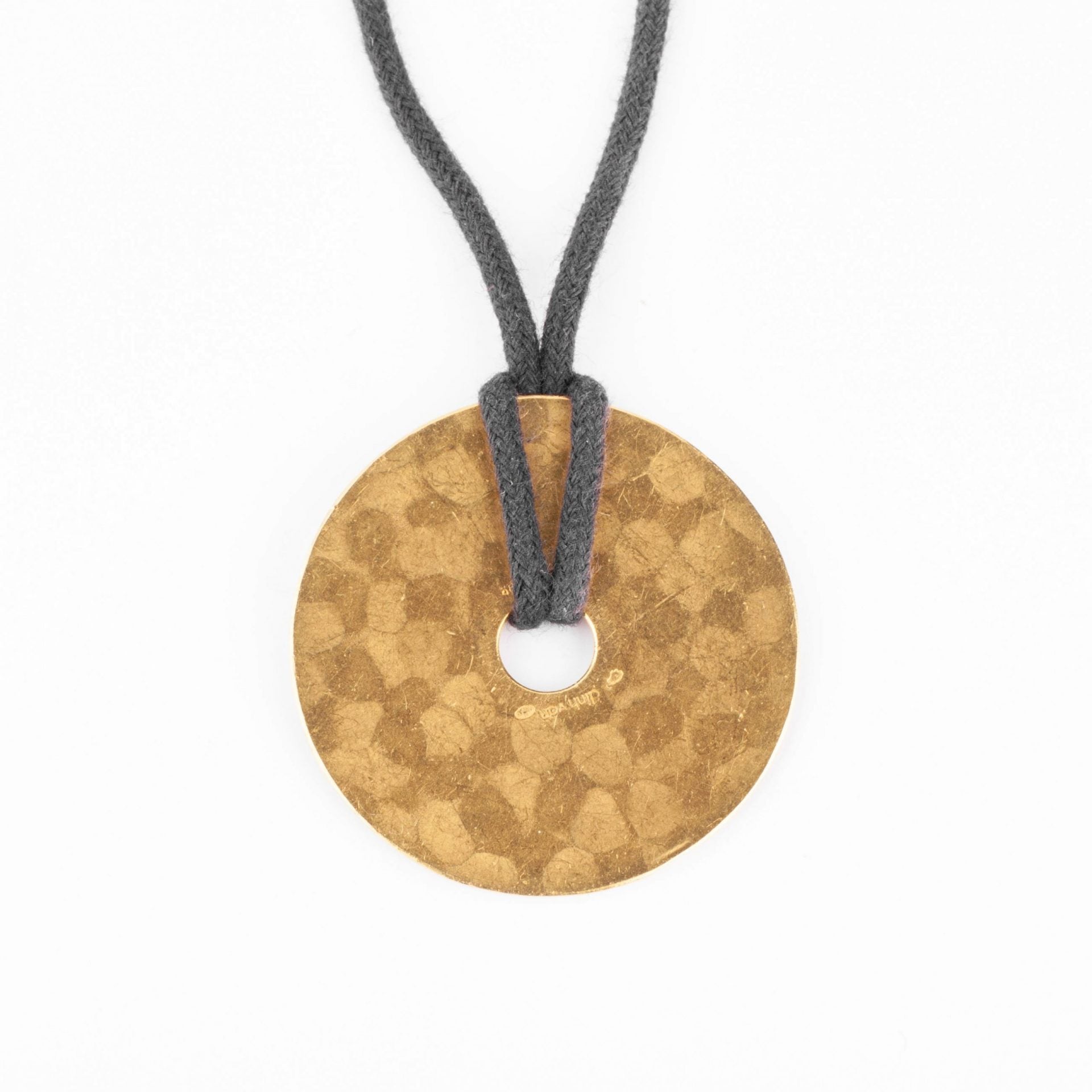 Dinh Van, Hammered pendant, target model