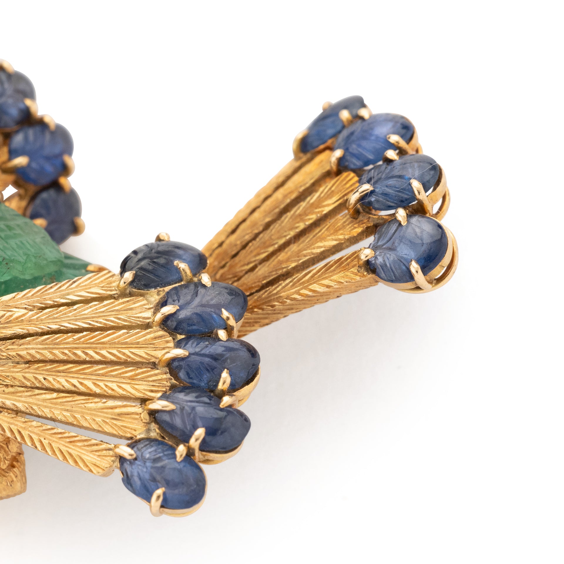Mauboussin Paris "trendy bird" brooch, in yellow gold, platinum, emerald, sapphire, ruby and diamonds