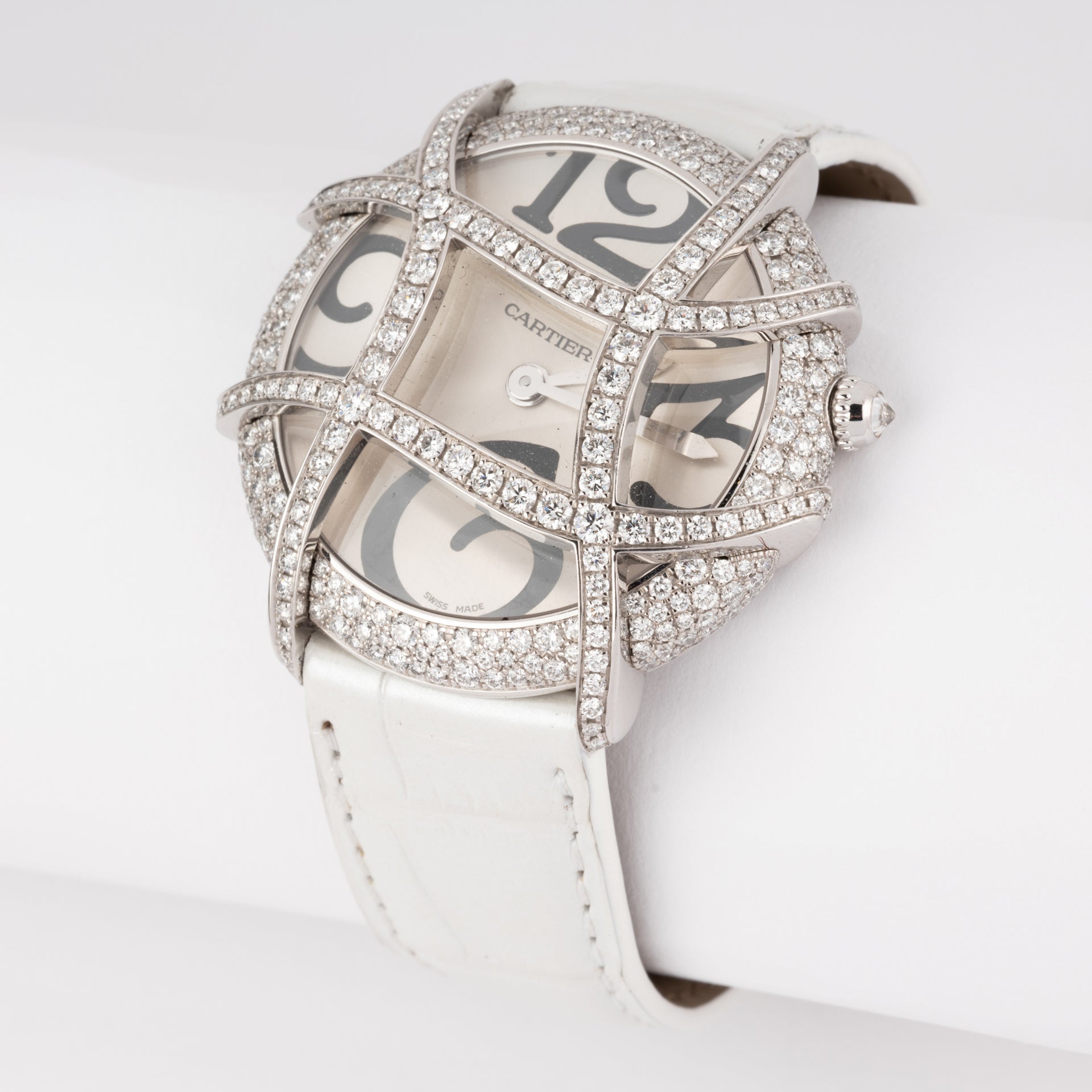 Cartier "Crazy ronde" white gold and diamond watch