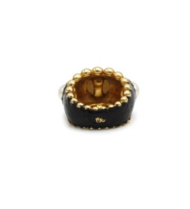 Chanel ring collection "Baroque" yellow gold black enamel and cultured pearls