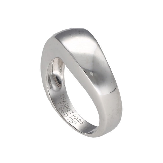 Chaumet, "Valse" ring in 18K white gold, vintage