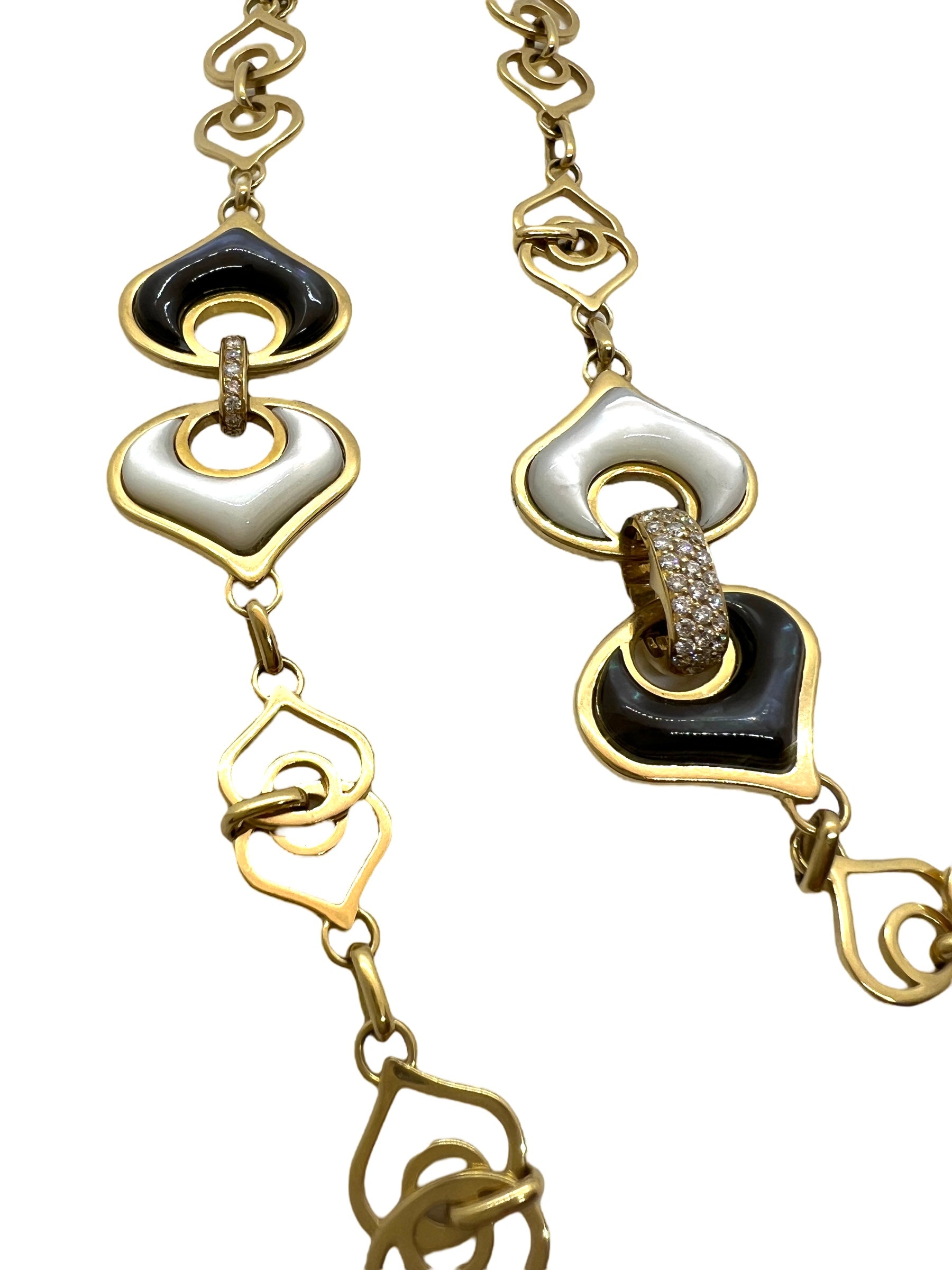 A Marina B. necklace in 18K yellow gold, mother-of-pearl and diamonds