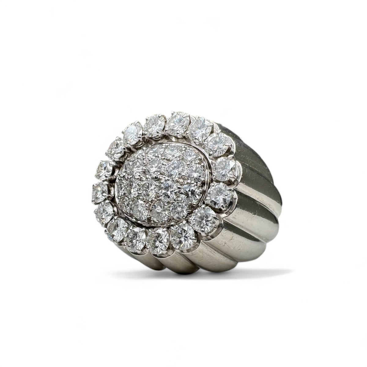 Bague Tartelette en platine pavée de diamants. - Maison Eloe