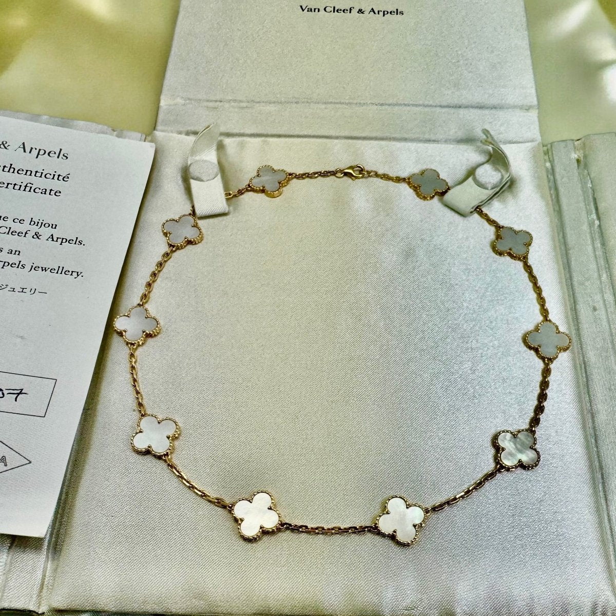 Van Cleef & Arpels Collier Vintage Alhambra 10 motifs - Maison Eloe