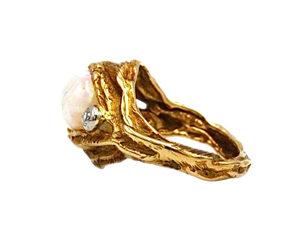 Gilbert Albert bague or jaune 18K, opale et diamants - Maison Eloe