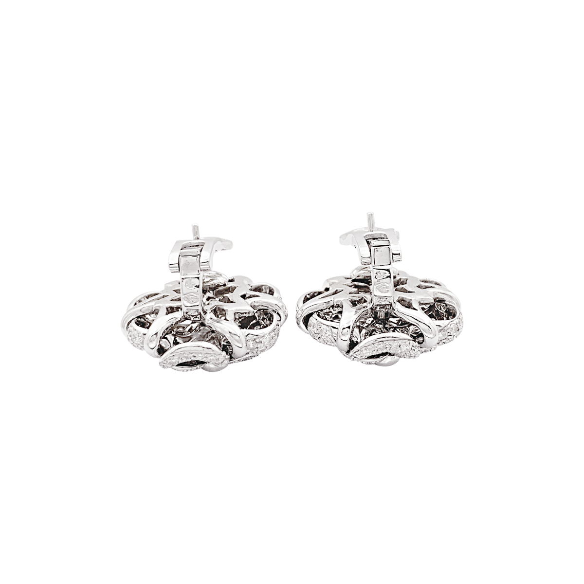 Boucles d'oreilles Chanel, "Camélia", or blanc, diamants. - Maison Eloe