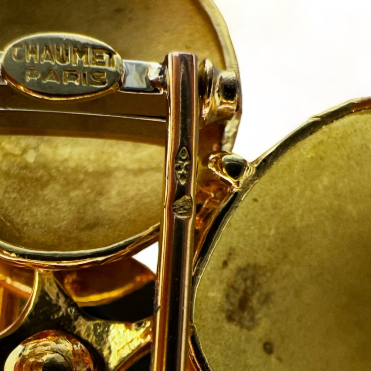 CHAUMET Broche marguerite - Maison Eloe