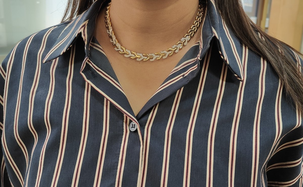 Collier ras de cou maille chevron en or jaune et diamants - Maison Eloe