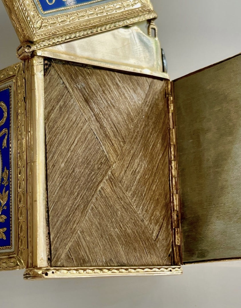 18th century 18K gold and enamel secret kit
