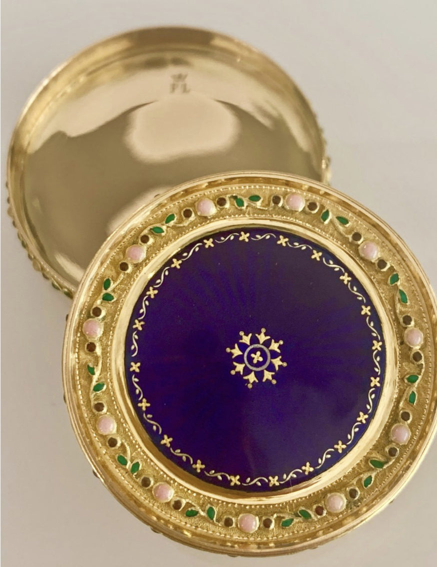 Round gold and enamel box