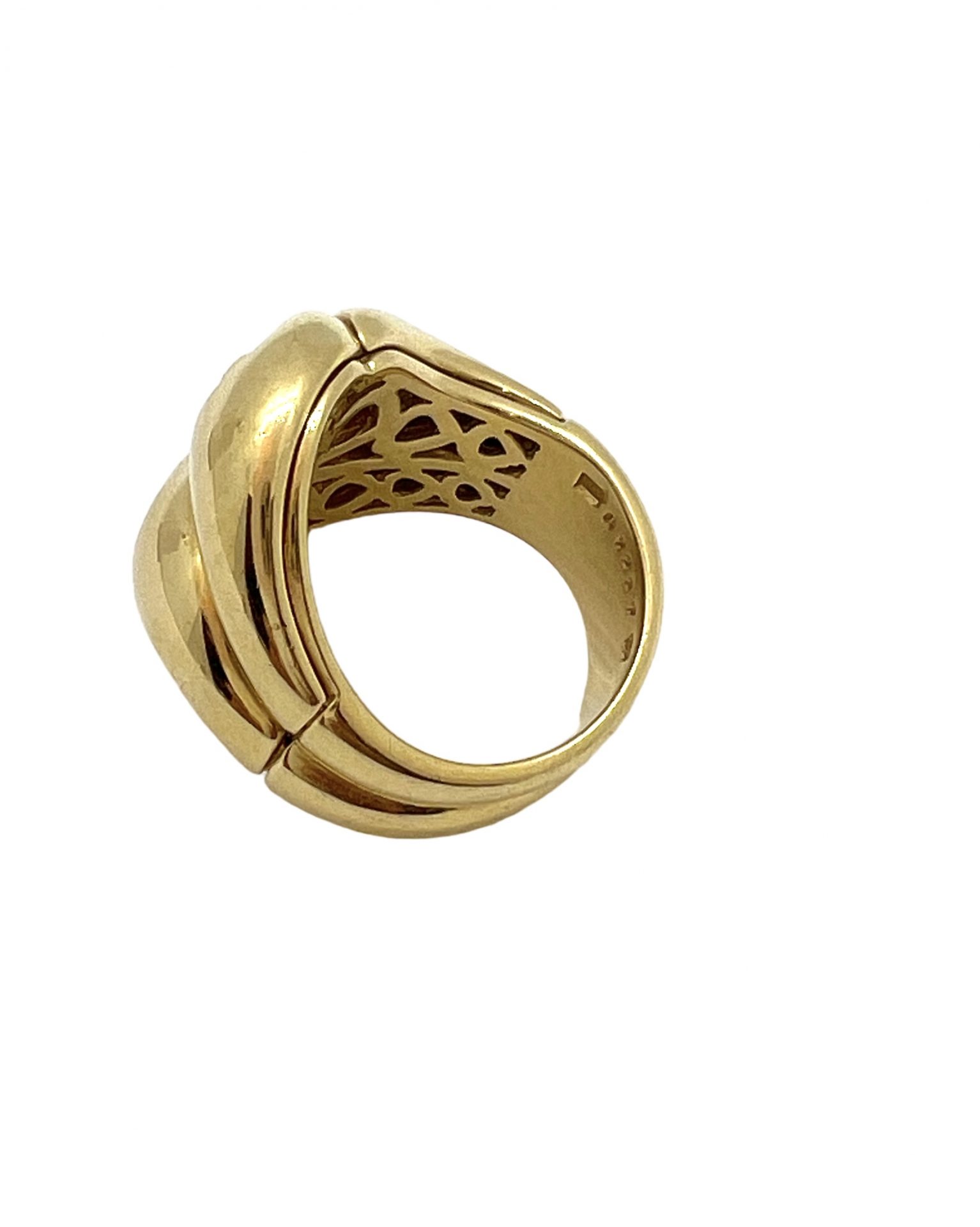 Marina B ring in 18K yellow gold
