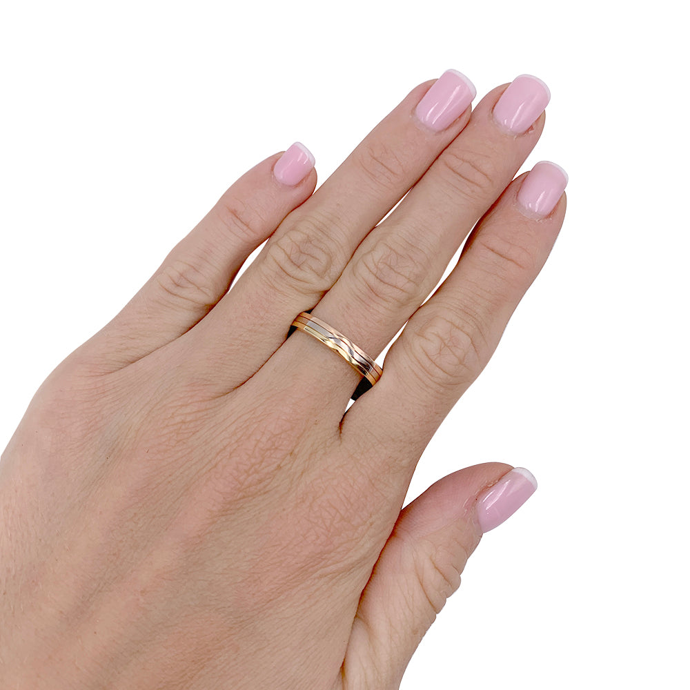Cartier wedding ring, "Vendôme Louis Cartier", three golds.