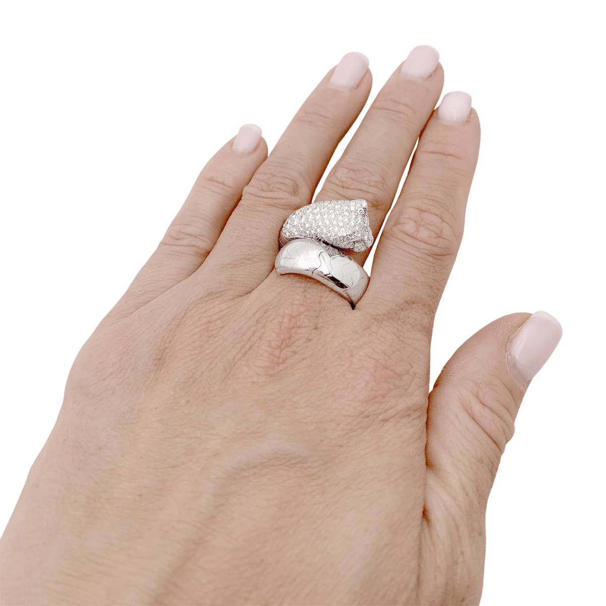 Bague CARTIER, "Lakarda", or blanc, diamants. - Maison Eloe