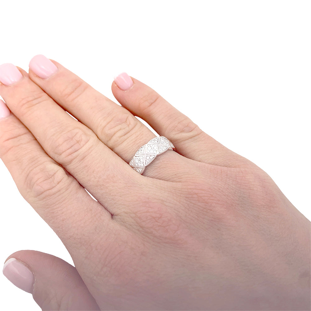 Chanel ring, “Coco Crush”, white gold and diamonds.