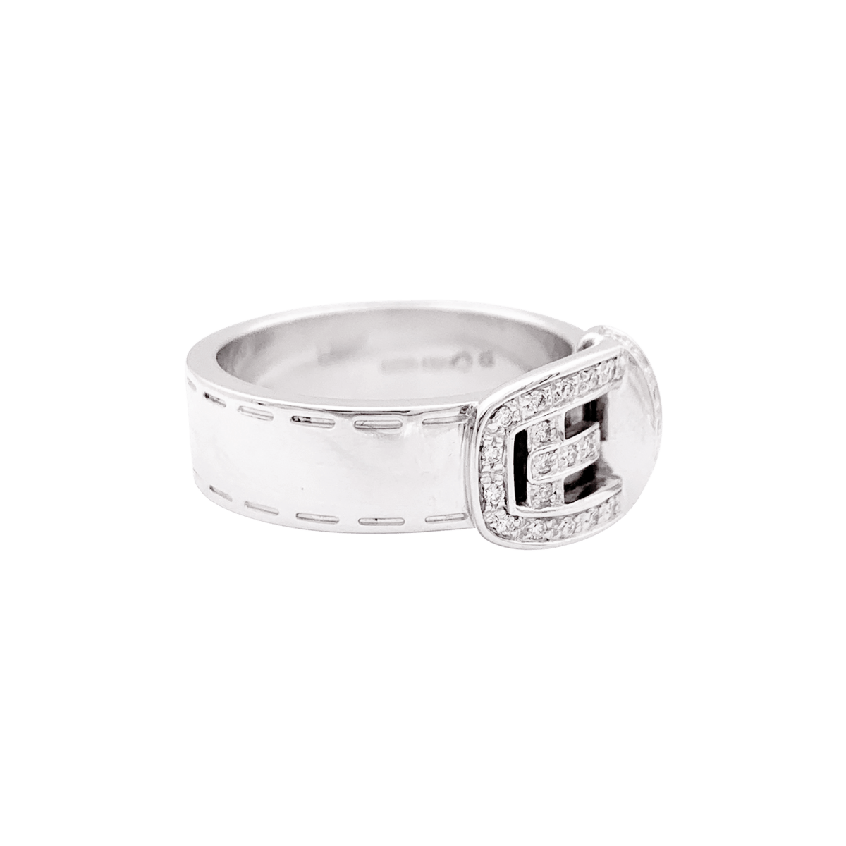 Bague Gucci "Ceinture" or blanc, diamants. - Maison Eloe