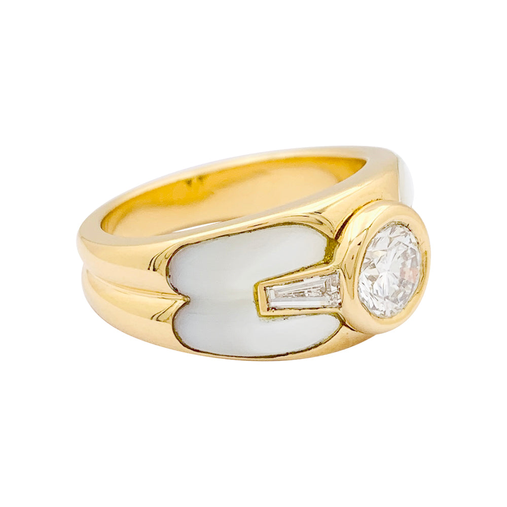 Mauboussin "Nadia" ring in yellow gold, diamond, mother-of-pearl.