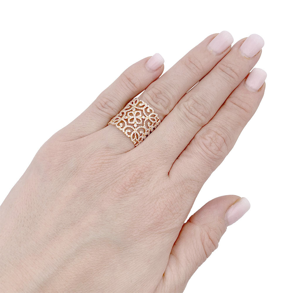 Messika ring, "Eden" rose gold and diamonds.