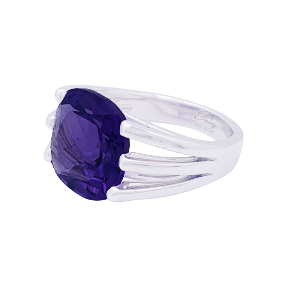 Poiray "Fil" ring in white gold and amethyst.