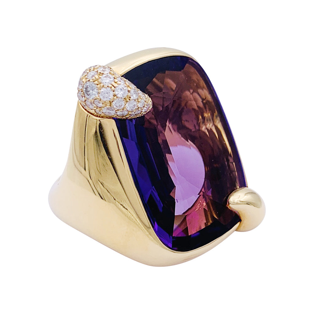 Pomellato ring, "Ritratto", pink gold, amethyst and diamonds.