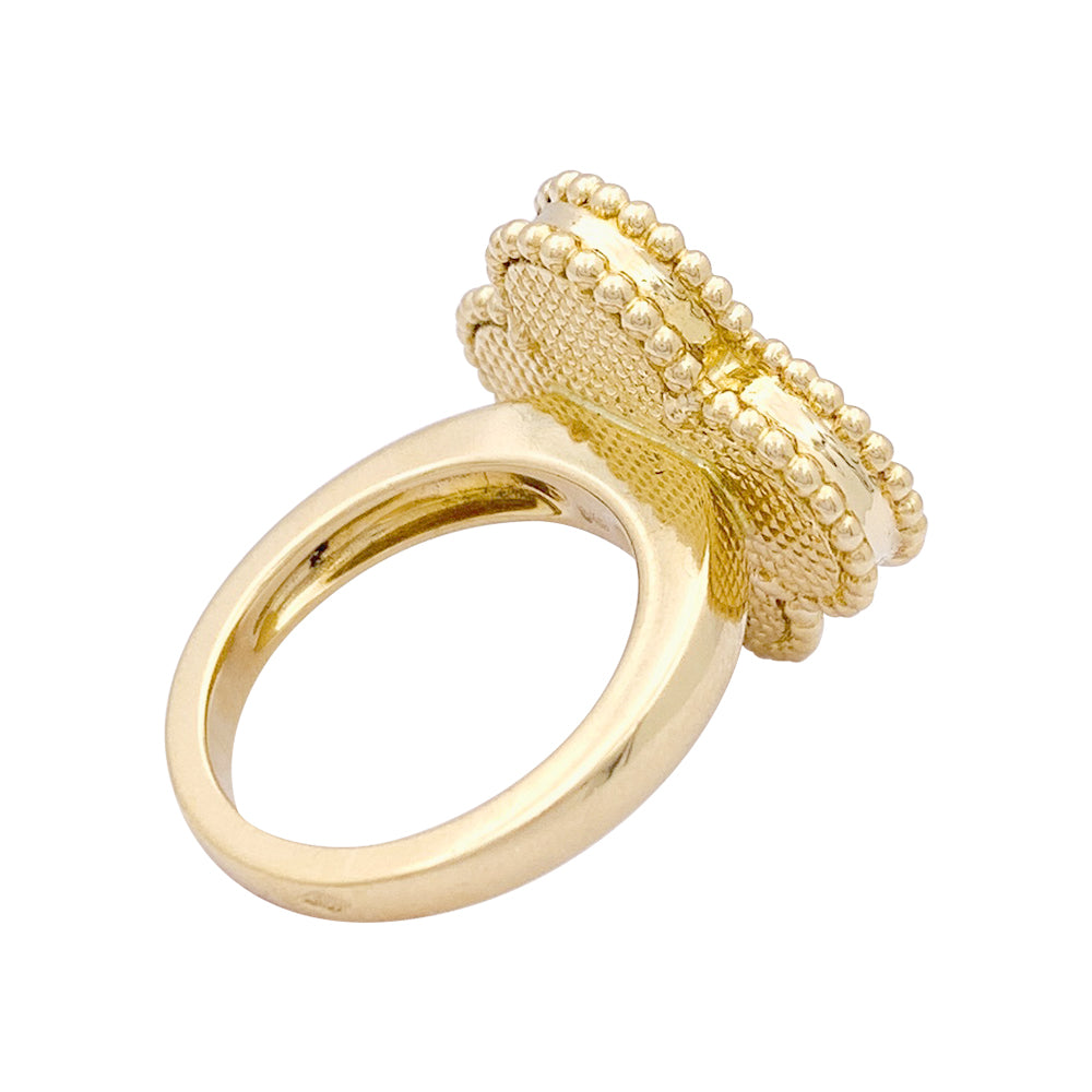 Van Cleef &amp; Arpels "Magic Alhambra" ring in yellow gold, malachite.