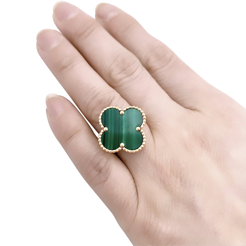 Van Cleef &amp; Arpels "Magic Alhambra" ring in yellow gold, malachite.