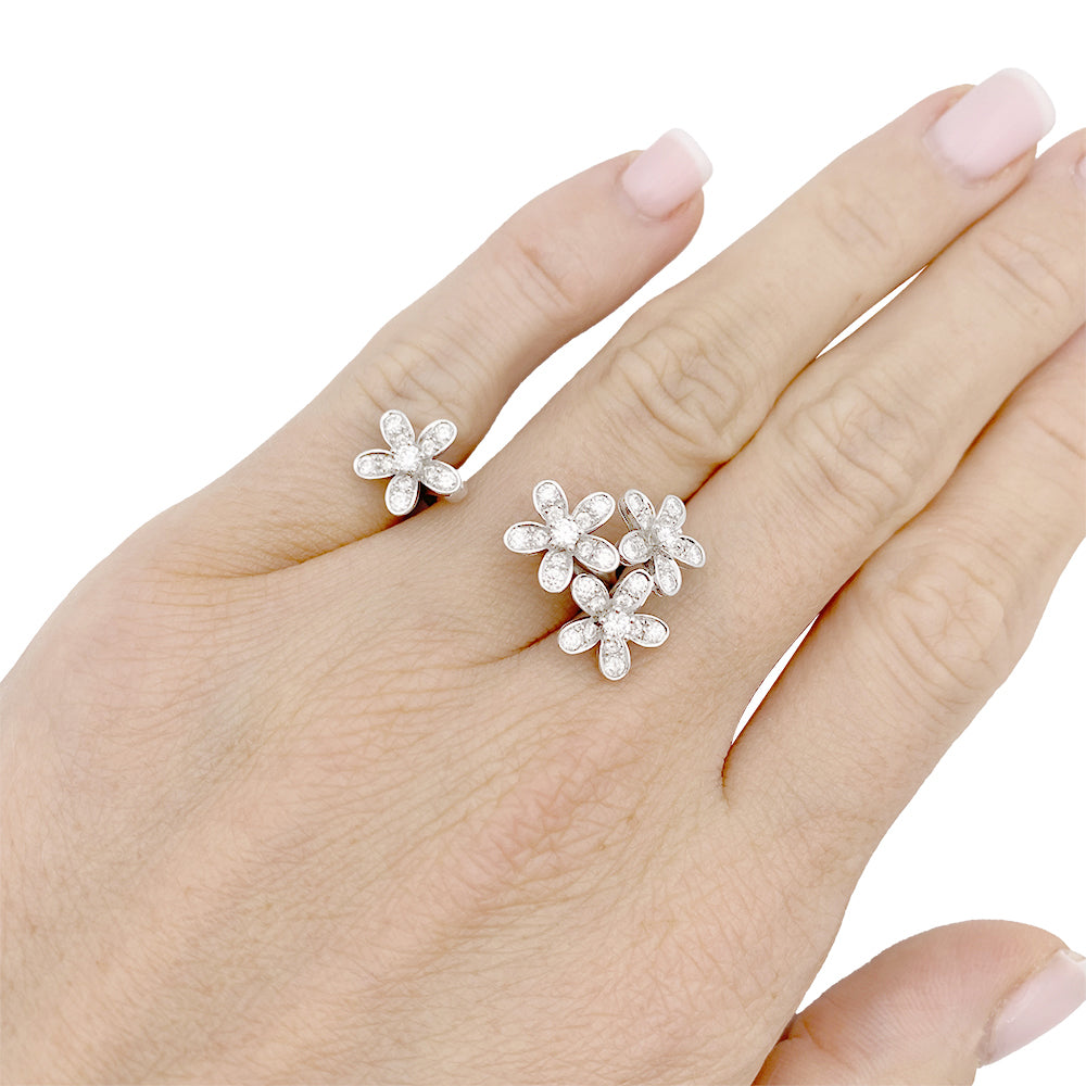Van Cleef &amp; Arpels ring, "Socrates", white gold and diamonds.